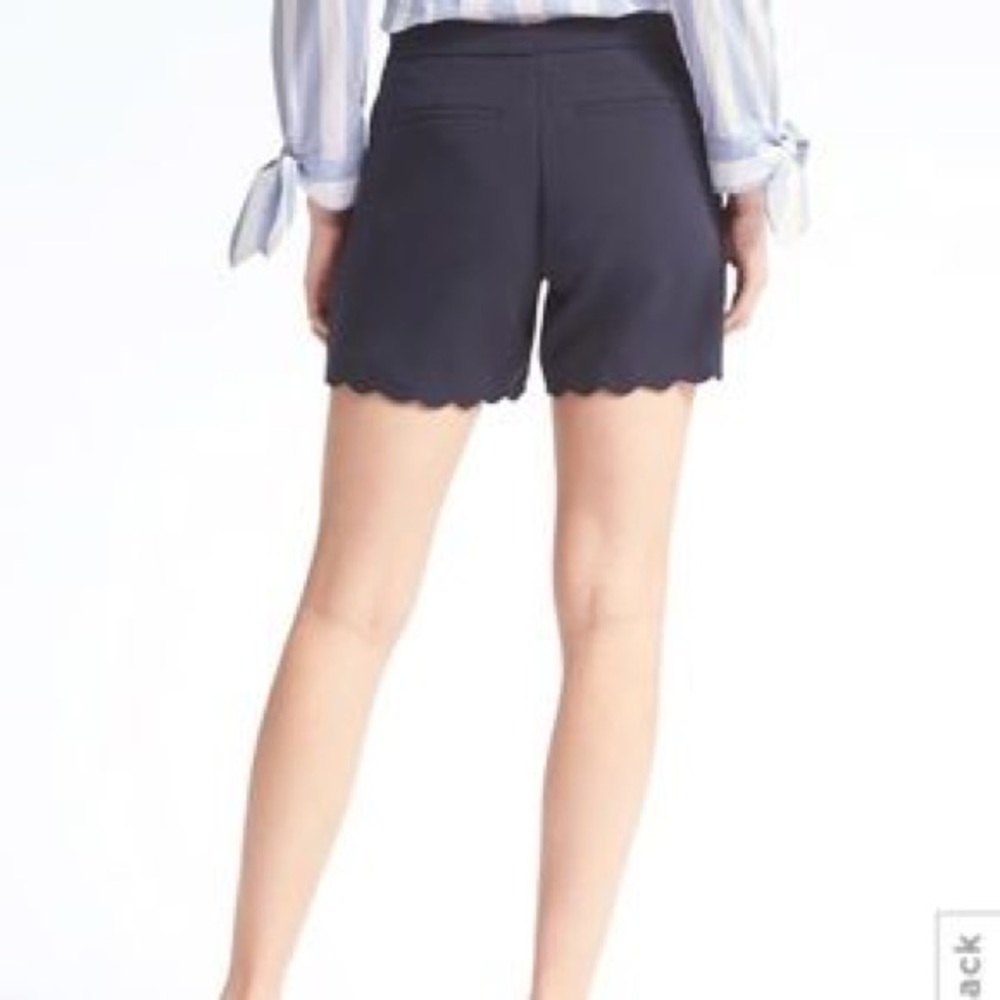 Banana Republic Tulip hem shorts